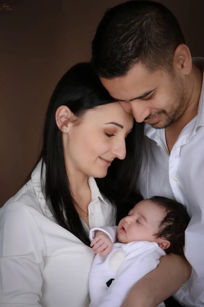 Portrait famille bébé à La Seyne sur mer Imaé Photos
