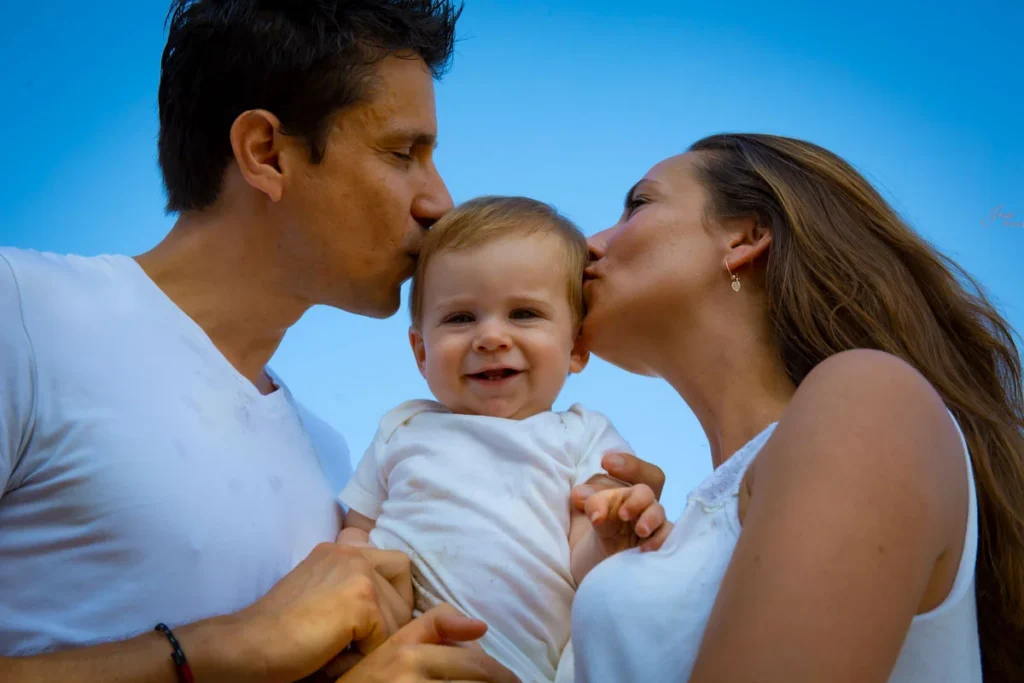 Portrait famille Lifestyle - Imaé Photos à Six Fours Les Plages