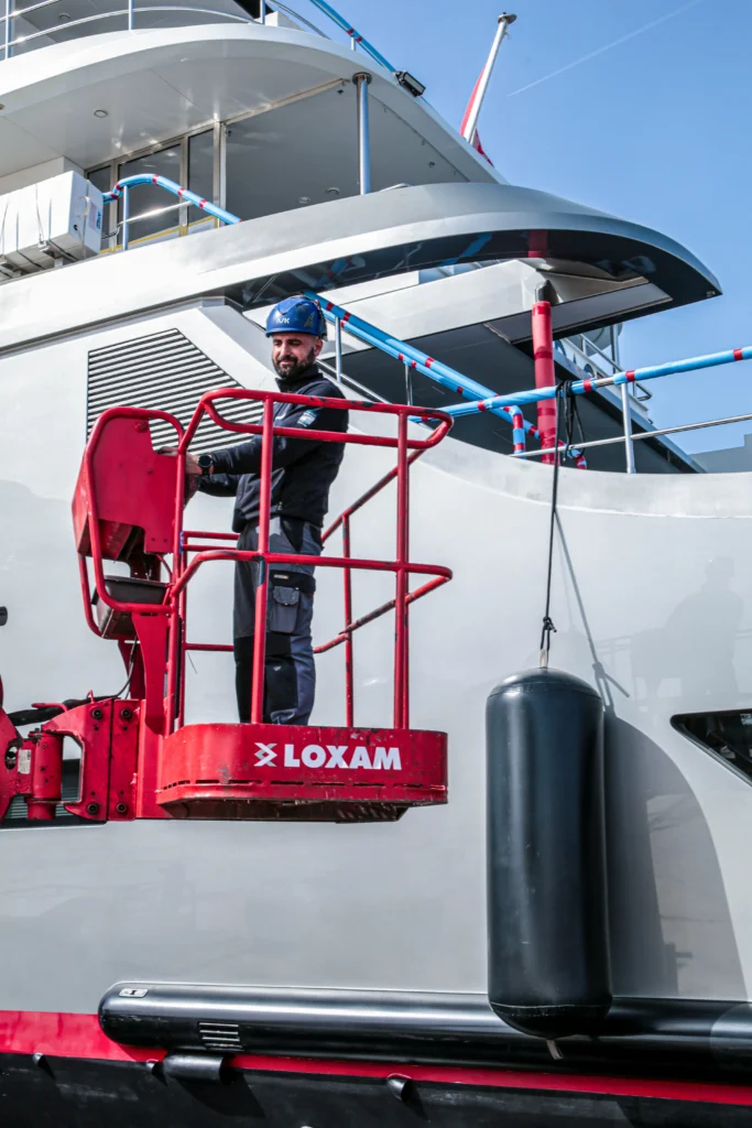 Yacht à quai - reportage entreprise nautisme La Seyne-sur-Mer