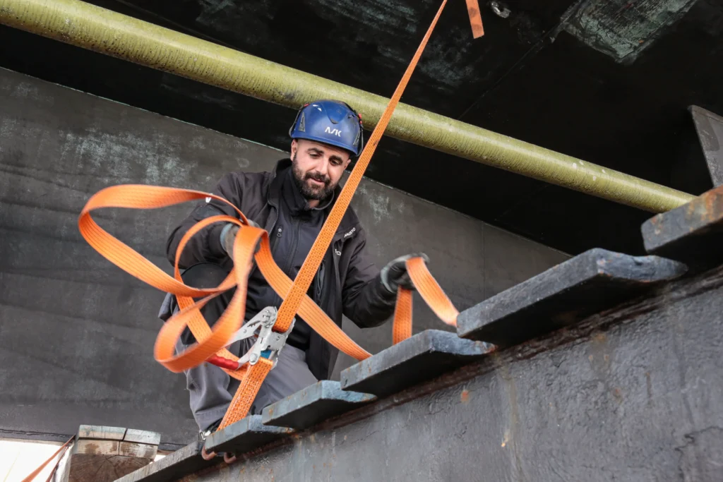 Manutention industrielle cordage - reportage savoir-faire entreprise Toulon